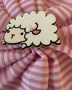 Little Lamb Collar Blossom — closeup view | Hector's Threads