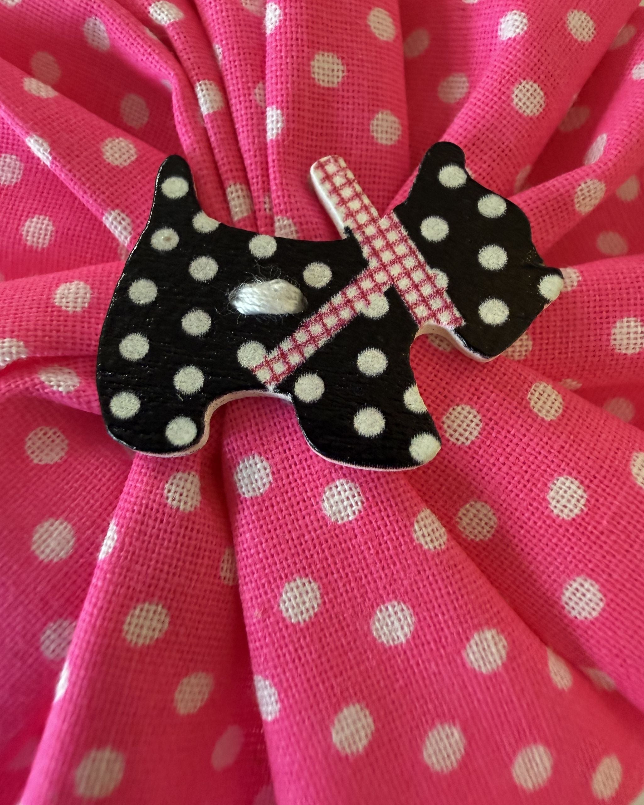 Pretty In Pink Collar Blossom — closeup view | Hector's Threads