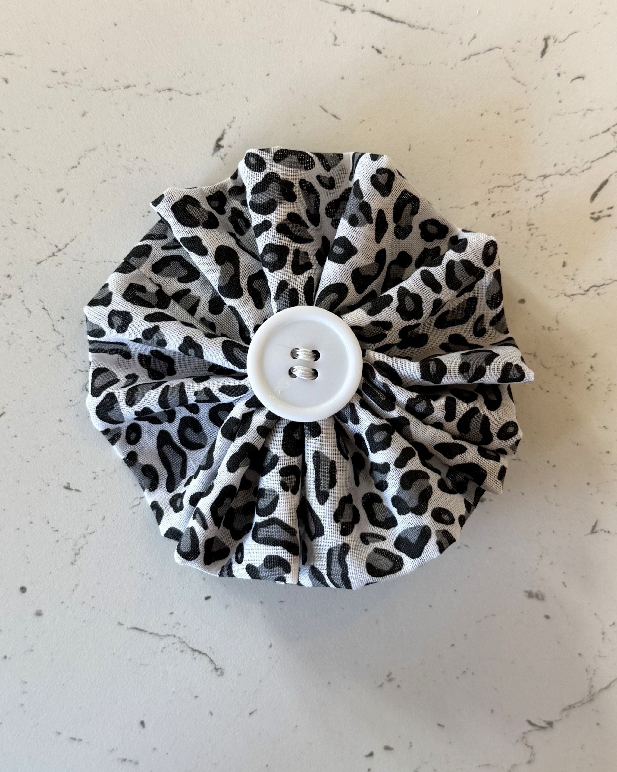 Snow Leopard Collar Blossom — front view | Hector's Threads