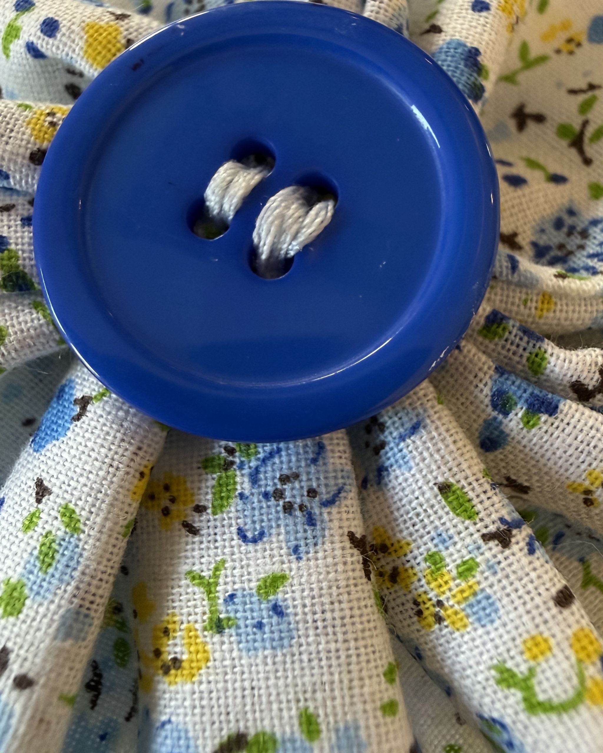 Wildflower Walk Collar Blossom — closeup view | Hector's Threads